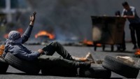 “Lastik Yakma Cuması” Eylemlerinde 8 Filistinli Şehid, 1175 Filistinli Yaralı
