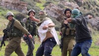 Urif Beldesine Saldıran Yahudi Yerleşimciler Üç Filistinliyi Yaraladı