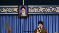 Mazlum ve Mustazafların Rehberi İmam Hamanei: Amerika İran milleti ile düşmandır.