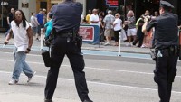 ABD polisi oyuncak silahla gerçek silahı ayırt edemedi ve 12 yaşındaki çocuğu vurdu
