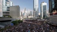 Hong Kong’daki gösterilerde 80 gözaltı