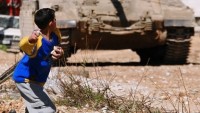 Filistinli Gençlerin Taşlı Eyleminde İki Siyonist Yaralandı