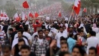 Bahreyn’in devrimci halkı, Al-i Halife rejimini, siyasi tutukluları serbest bırakmadığı için bir kez daha protesto etti.
