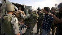 Siyonist İsrail güçleri, 10 Filistinliyi gözaltına aldı