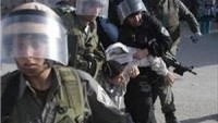 Korsan İsrail Askerleri, Yürüyüş Yapan Filistinlilere Saldırdı