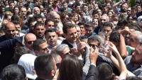 Suriye Cumhurbaşkanı Beşşar Esad, şehit çocuklarını onurlandırma amacıyla düzenlenen etkinliğe katıldı.