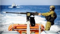Korsan İsrail Donanması Gazze Açıklarında Filistinli Üç Balıkçıyı Yaraladı