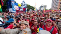 Nicolas Maduro yanlısı binlerce kişi, başkent Karakas’ta ABD yaptırımlarına karşı protesto gösterisi düzenledi