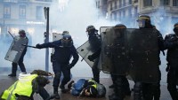 Fransa’da sarı yeleklilerin gösterileri 47. haftasında
