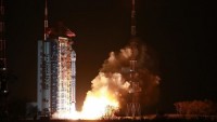Çin uzaya uydu taşıyan füze gönderdi