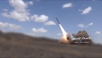 Yemen Hizbullahı Suud ordusuna bağlı askeri bir üssü Bedir 1-P tipi balistik füzesiyle vurdu