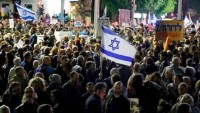 Netanyahu’ya Karşı Protestolar Sürüyor
