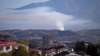 Ermenistan Karabağ’ın sivil bölgelerini vurdu