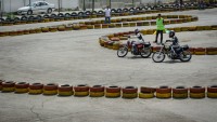 İslami İran’daki kadınlardan moto race yarışması