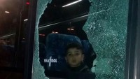 Siyonist Yerleşimciler Çocukları Taşıyan Otobüse Taşlarla Saldırdı