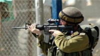 İşgal askerleri yine Filistinlilere saldırdı