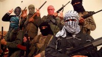 Suriye’de Teröristler birbirlerine girdi