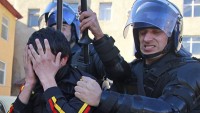 Azerbaycan Cumhuriyeti’nin Şeki şehrinde onlarca kişi göz altına alındı