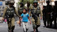 Siyonistler’in Filistinli çocuklara karşı cinayetleri sürüyor