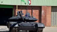 İran’ın ilk yerli modern tankı “Kerrar” görücüye çıktı