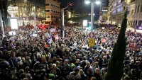 Netanyahu aleyhinde onbinlerce yahudi protesto gösterisi düzenledi