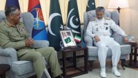 İran ve Pakistan’dan savunma işbirliğini geliştirmeye vurgu