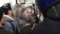 Cezayir’de Buteflika karşıtı gösteride 195 kişi tutuklandı