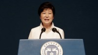 Güney Kore’nin azledilen devlet başkanı Park sorgulanıyor