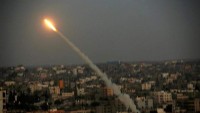 Gazzeli Direnişçiler, Siyonist İsrail’in Eşkul, Asdut, Askalan Ve Sderot Kasabalarını Onlarca Füzeyle Vurdu