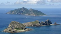 Filipinler’den ABD’ye inat Çin’in suni adalarına tepkisizlik kararı