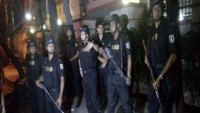 Bangladeş polisi 11 kişiyi infaz etti