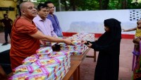 Bangladeşli Budistlerden Müslümanlara iftar
