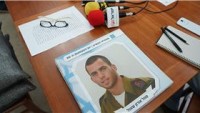 Babasının Cenaze Törenini İzleyen Esir İsrail Askeri Oron Shaul Yıkıldı