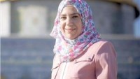 Siyonist İşgal Güçleri Filistinli Kadın Gazeteciye Silah Doğrulttu