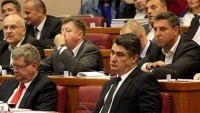 Hırvatistan Meclisi, Hükümeti Düşürdü