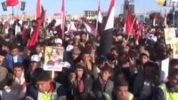 Video: Kahraman Yemen halkı Aşura günü meydanları doldurdu