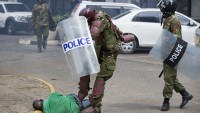 Kenya’da polis protestoculara gerçek mermilerle ateş açtı