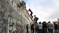 Filistin Batı Yaka Halkı: “Hiçbir Şey Bizim Mescidi Aksa’ya Girmemize Engel Olamaz”