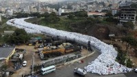 Beyrut’ta çöp krizi yeniden patlak verdi