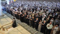 Tahran’da bayram namazı İslam inkılabı rehberinin imametinde kılındı