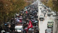 Tahran halkı Erbain yürüyüşünde: Lebbeyk Ya Hüseyin!
