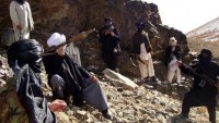 200 Taliban Üyesi Silah Bırakıp Teslim Oldu