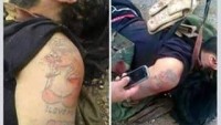 Foto: Suriye’de öldürülen IŞİD teröristinin üzerinde kadın ve masonluk sembollerinin dövmeleri görüntülendi…