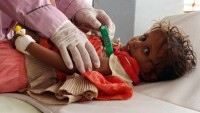 Amerika’nın desteğinde Suudi rejimi ve işbirlikçilerinin yıkıma uğrattığı Yemen’de kolera salgınına karşı aşılama başladı