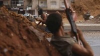Suriye’nin Yermük Kampında Nusra ve IŞİD Teröristleri Arasında Süren Çatışmalarda Her İki Taraftan 60 Kişi Öldü