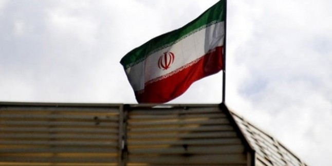 İran, ilkokullarda İngilizceyi yasakladı