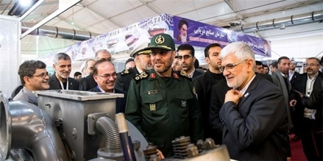 İran yapımı ilk deniz taşıtları motoru görücüye çıktı