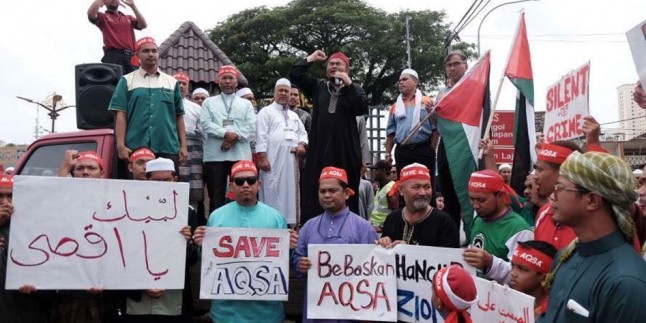 Malezya Halkı Mescidi Aksa’ya Destek İçin Meydanlara İndi