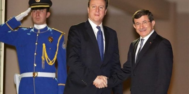 David Cameron ve Davutoğlu ikili görüşme yaptı