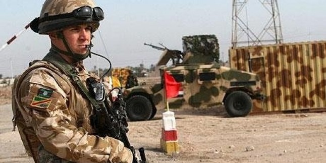 İngiltere Savunma Bakanlığı Kadın Askerlerinde Cephede Yerini Alabileceğini Söyledi…